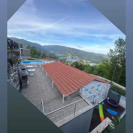 펜션 Geres Village